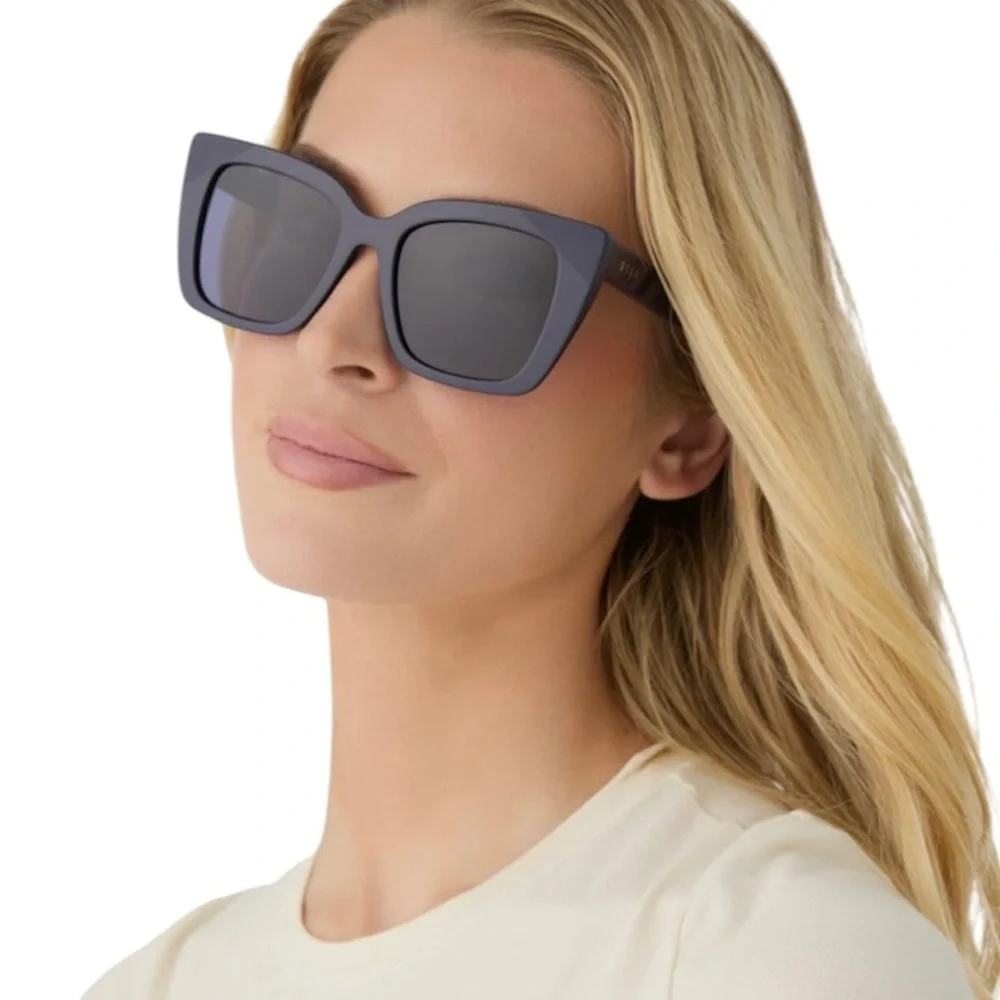 DIFF Lizzy Sunglasses Royal Black Frame Midnight Lens Sunglasses NWT